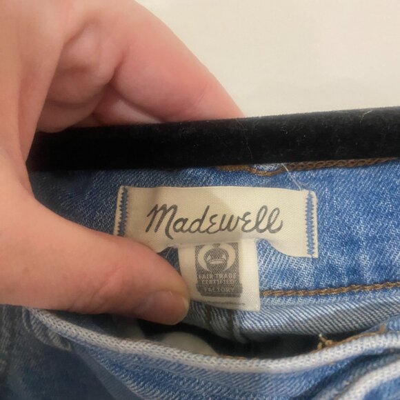 Madewell Perfect Vintage Straight Crop Jean in Montville Wash - Picture 4 of 7